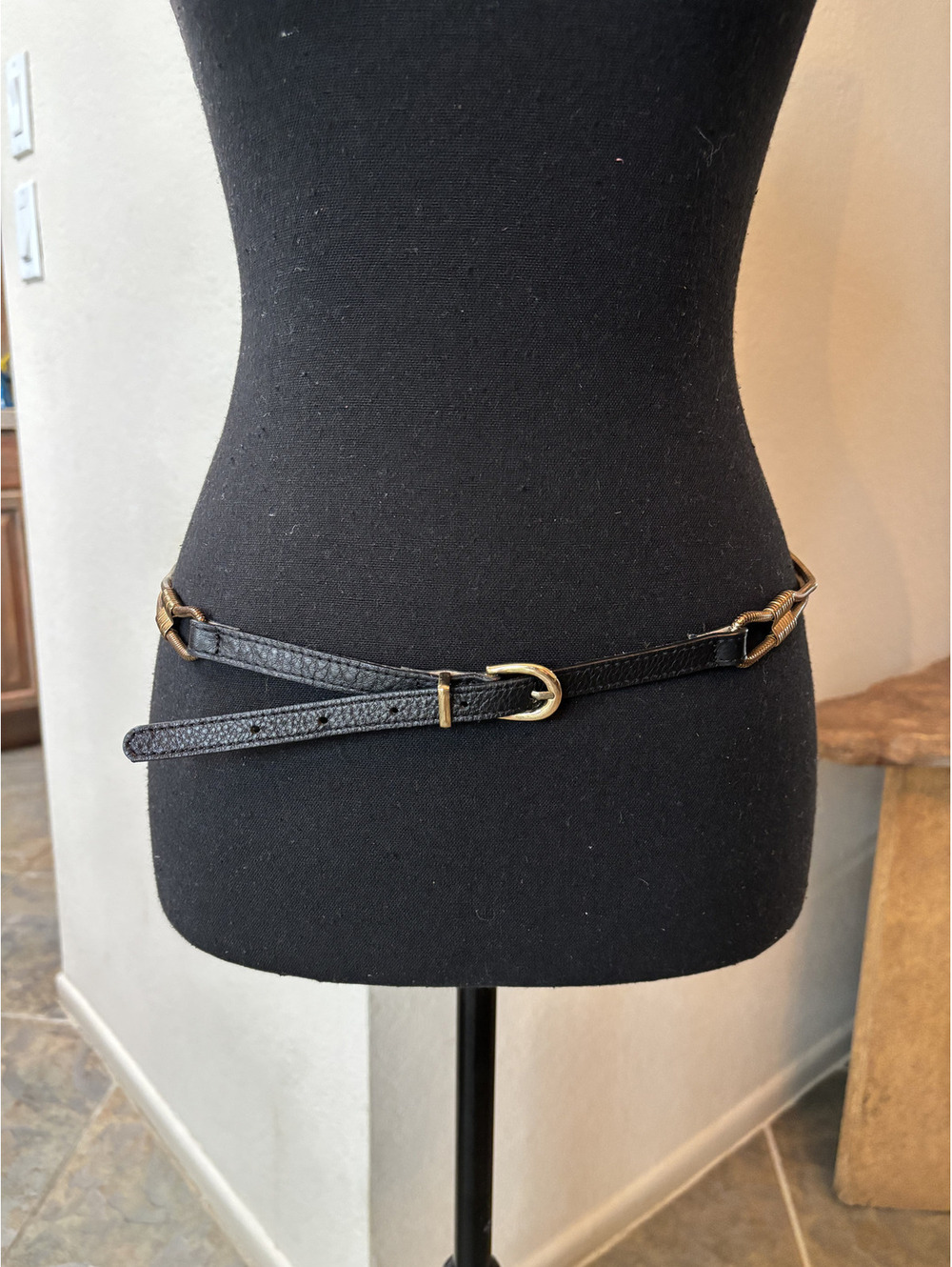Vintage gold-tone metal rope belt Size One size